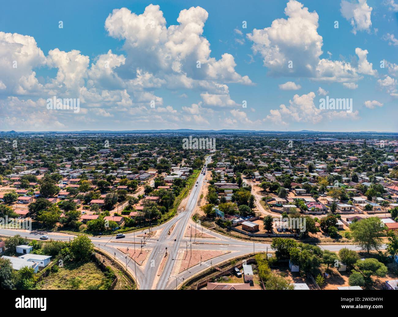 Vista aerea della capitale gaborone, nel quartiere residenziale del Botswana, nel tardo pomeriggio, Foto Stock