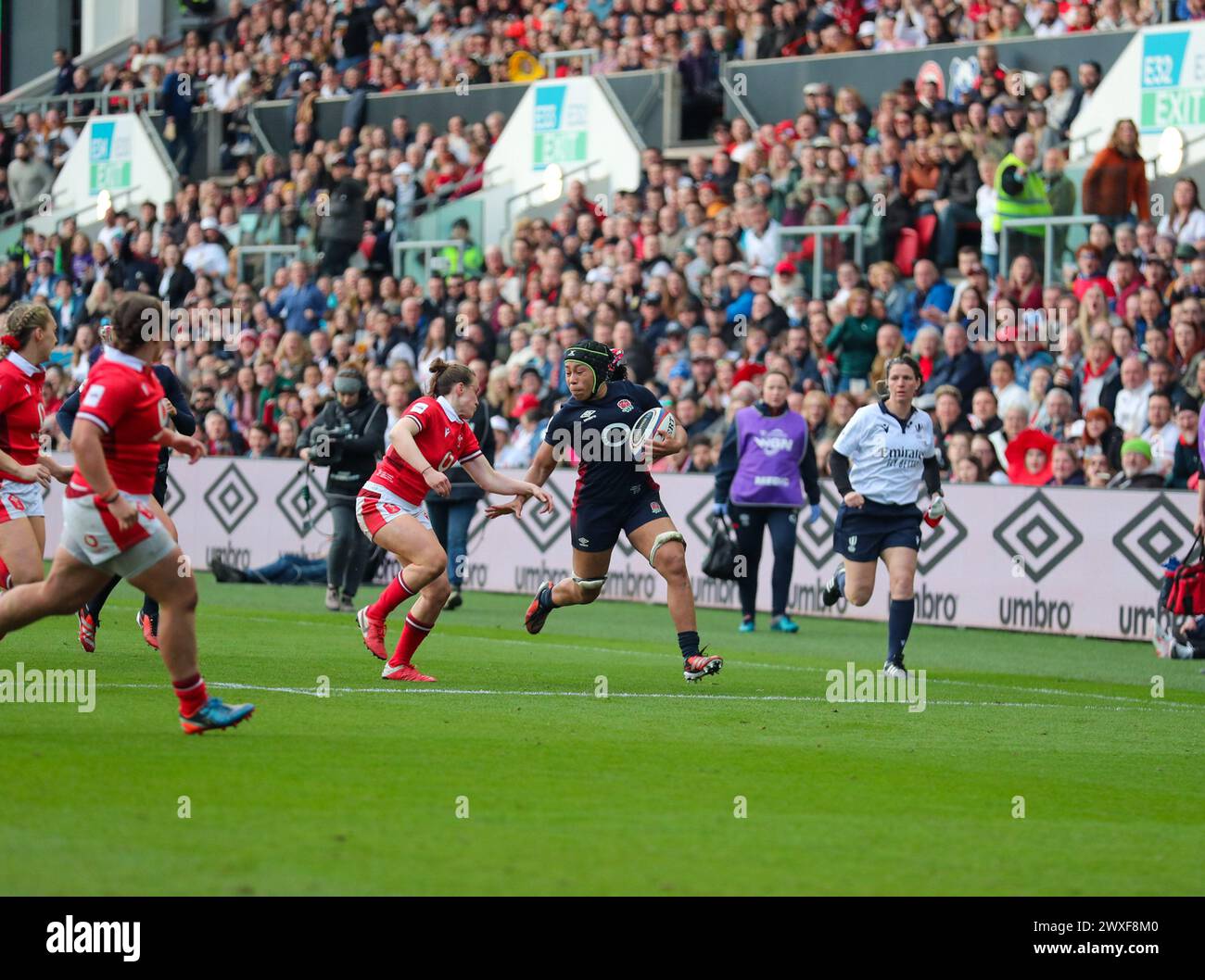 Bristol, Regno Unito. 30 marzo 2024. Bristol, Inghilterra, 30 marzo 2024: Sadia Kabeya (6 Inghilterra) in azione durante la partita delle sei Nazioni femminili tra Inghilterra e Galles all'Ashton Gate Stadium di Bristol, Inghilterra (Will Hope/SPP) credito: SPP Sport Press Photo. /Alamy Live News Foto Stock