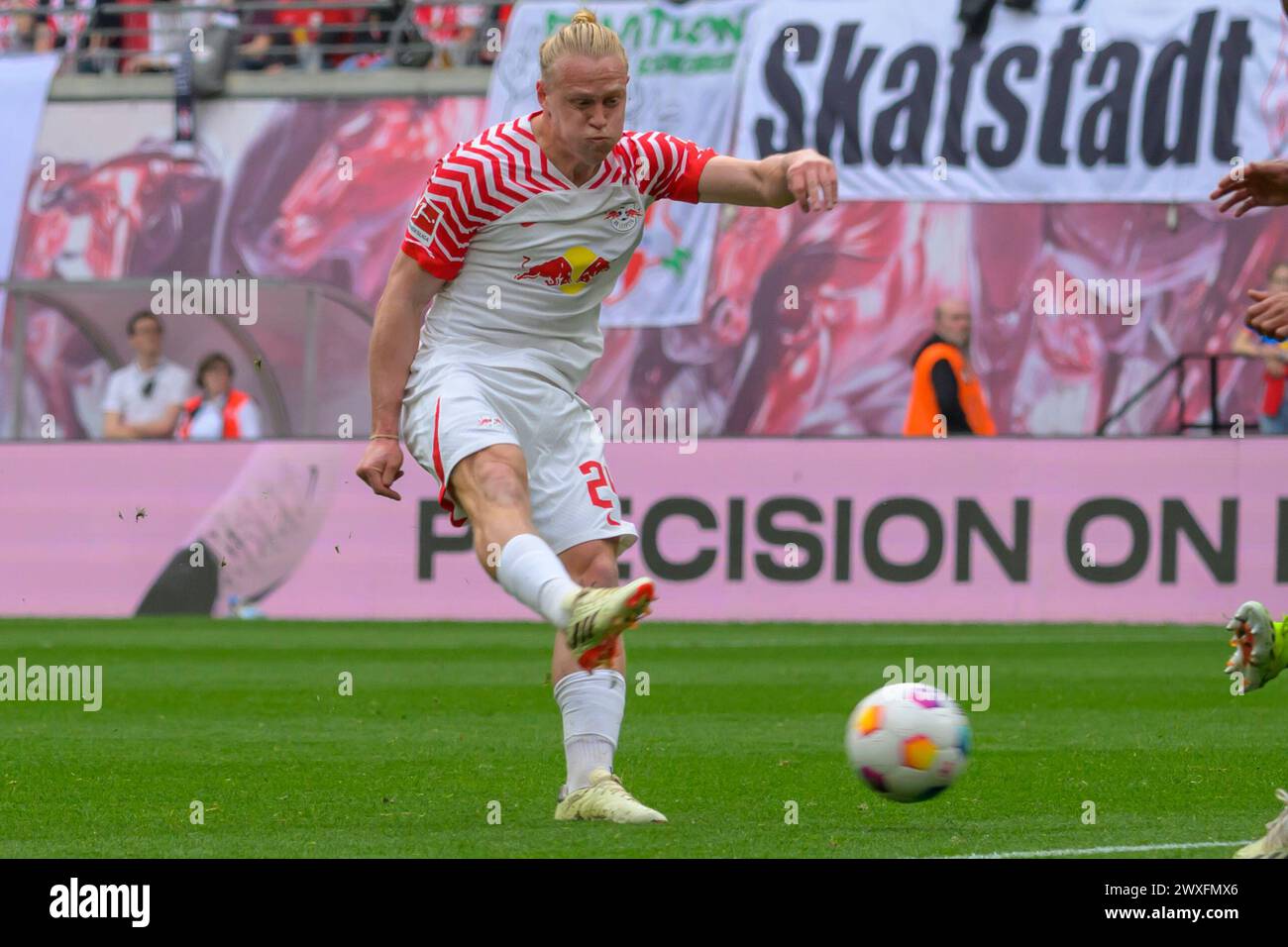Lipsia, Germania. 30 marzo 2024. Xaver Schlager (RasenBallsport Leipzig, #24), gioca la palla, RB Leipzig vs Mainz 05, 1a Bundesliga, calcio, DFB, Bundesliga, stagione 2023/2024, red bull arena di lipsia, 30.03. 2024, credito: HMB Media/Uwe Koch/Alamy Live News , Foto Stock