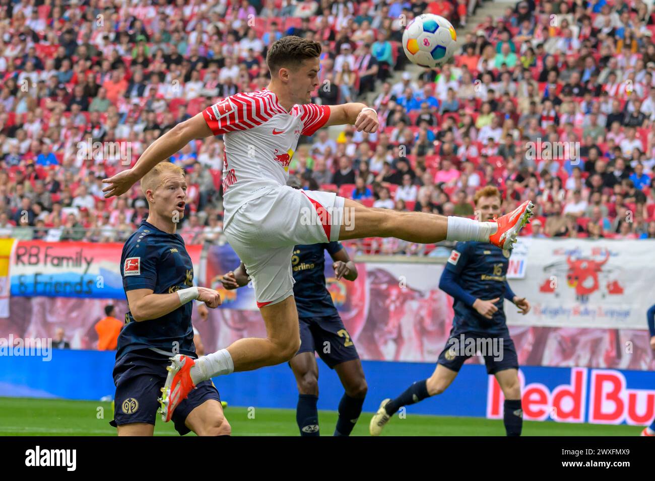 Lipsia, Germania. 30 marzo 2024. Christoph Baumgartner (RasenBallsport Leipzig, #14), gioca la palla, RB Leipzig vs Mainz 05, 1a Bundesliga, calcio, DFB, Bundesliga, stagione 2023/2024, red bull arena di lipsia, 30.03. 2024, credito: HMB Media/Uwe Koch/Alamy Live News , Foto Stock