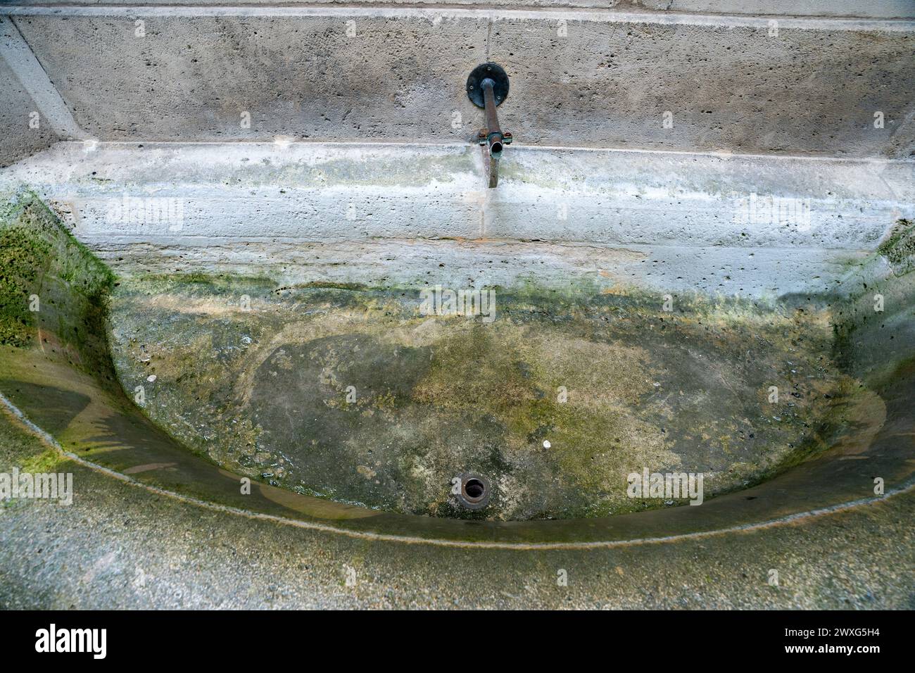 La fontana della Conciergerie dove le donne prigioniere lavavano i loro vestiti Foto Stock