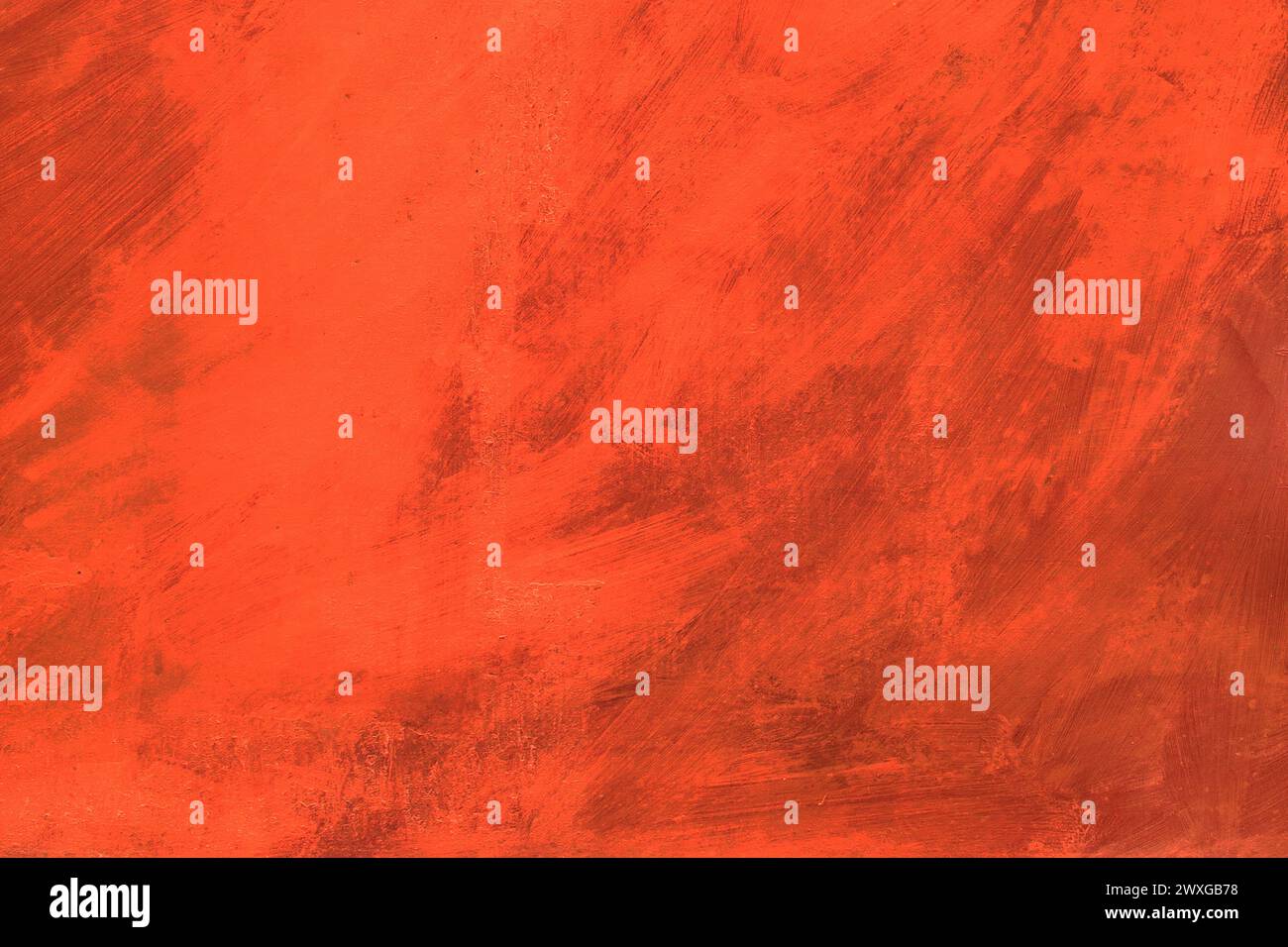 Disegno antico astratto di vernice rosso-arancione su sfondo texture parete superficie metallica. Foto Stock