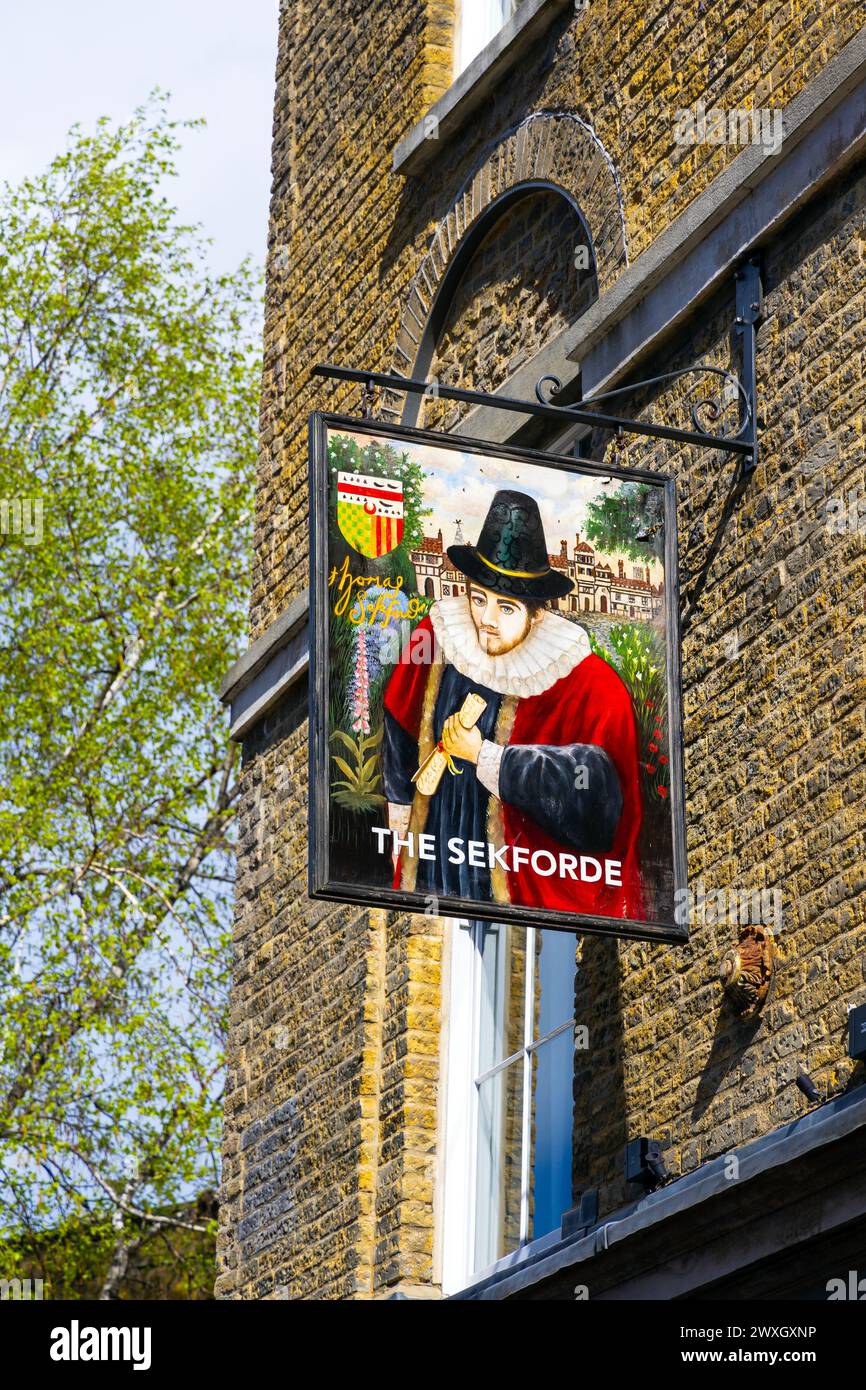 Cartello per il pub Sekforde di Clerknewell, Londra, Inghilterra Foto Stock
