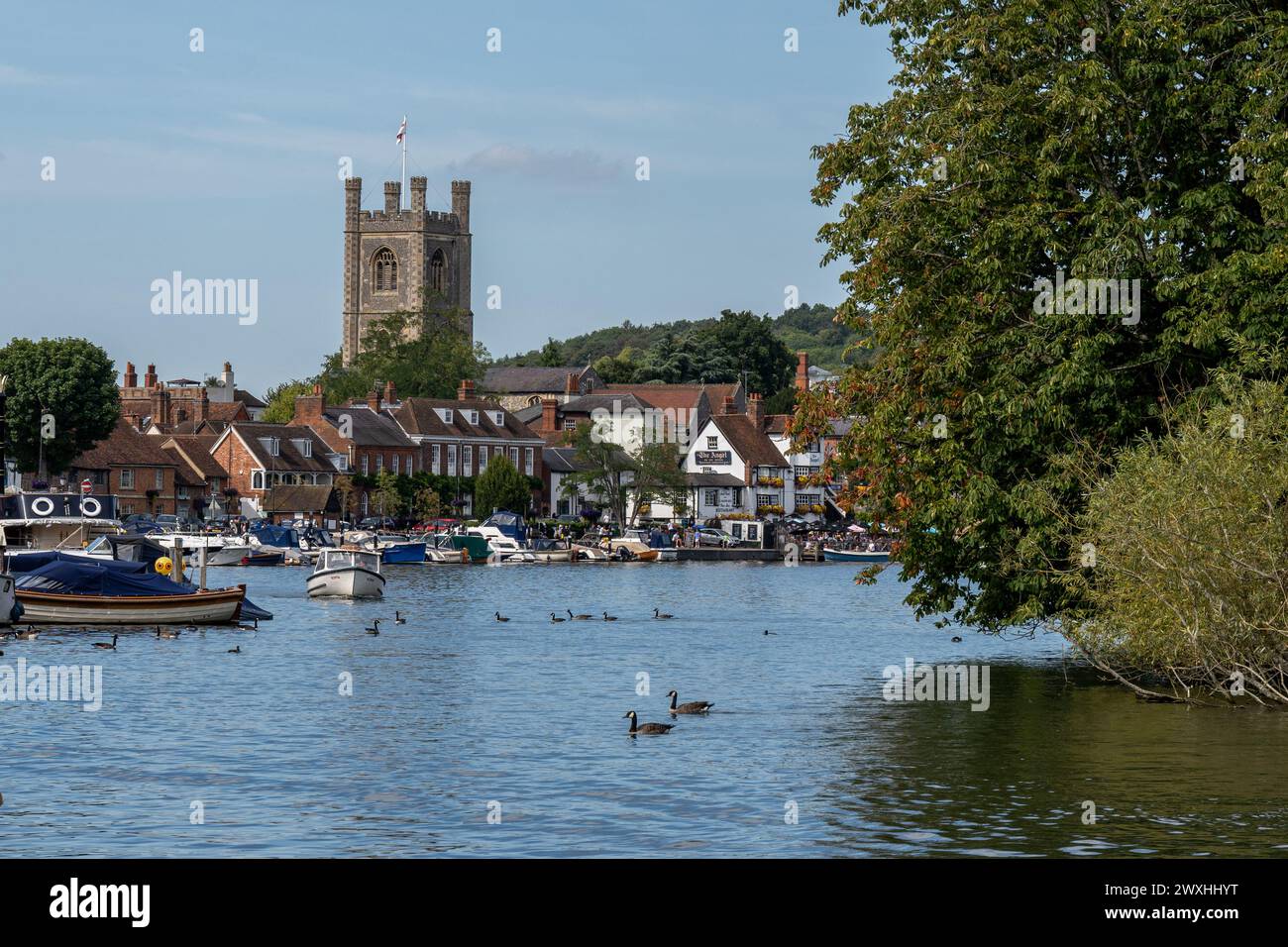 Una vista della città di Henley dal fiume Tamigi, in Inghilterra Foto Stock