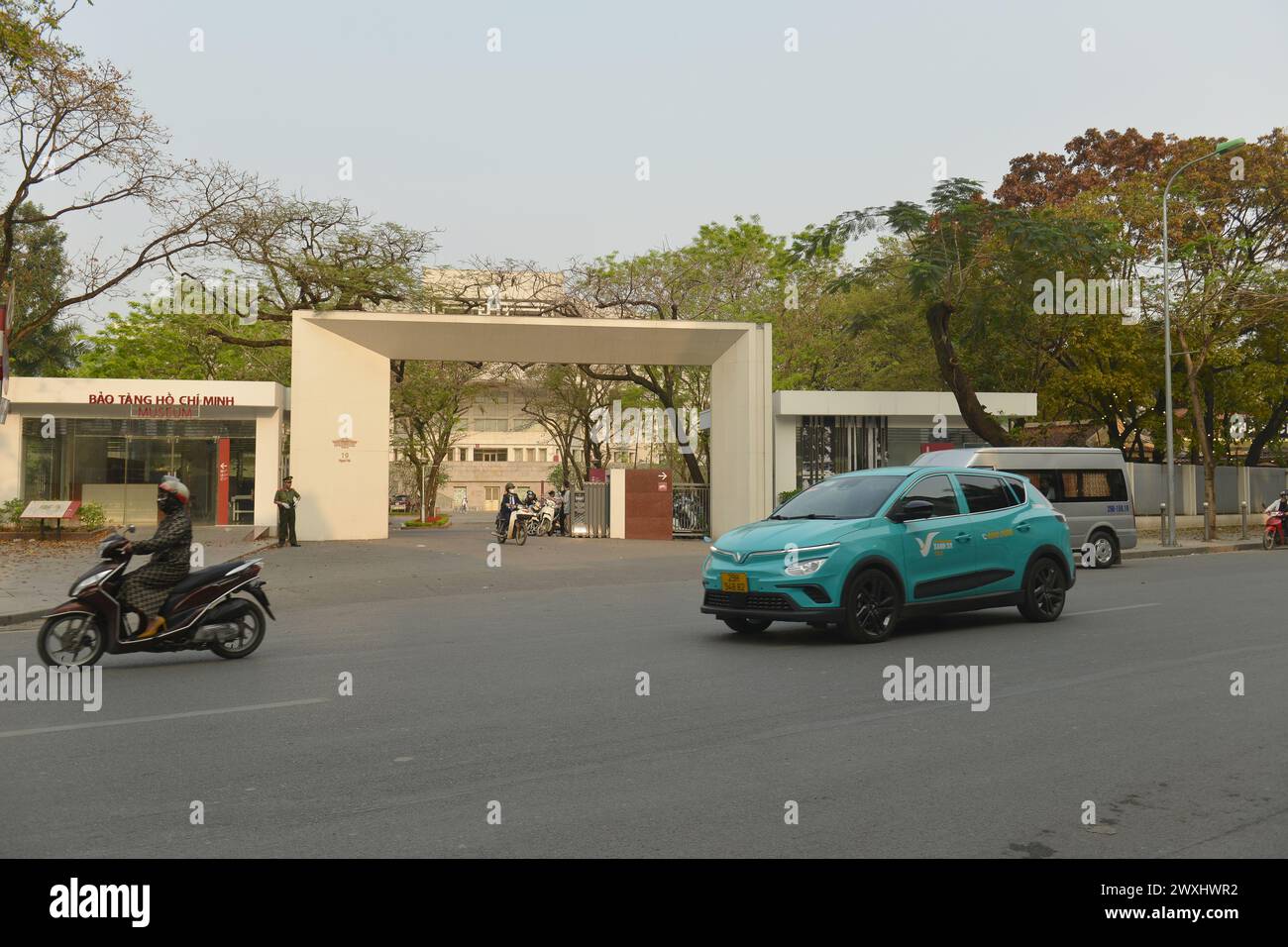 I taxi elettrici Vinfast appaiono in tutte le principali città del Vietnam. 베트남 전기차, ベトナムの電気自動車, वियतनामी इलेक्ट्रिक कारें, 越南电动汽车 Xanh SM taxi Foto Stock