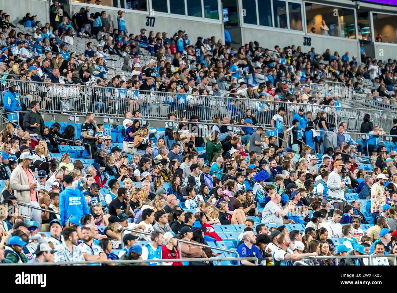 30 marzo 2024, Charlotte, NC, USA: I tifosi di calcio mostrano il loro sostegno durante la partita Charlotte FC vs FC Cincinnati al Bank of America Stadium di Charlotte, NC. (Credit Image: © Walter G Arce Sr Grindstone medi/ASP) SOLO PER USO EDITORIALE! Non per USO commerciale! Foto Stock