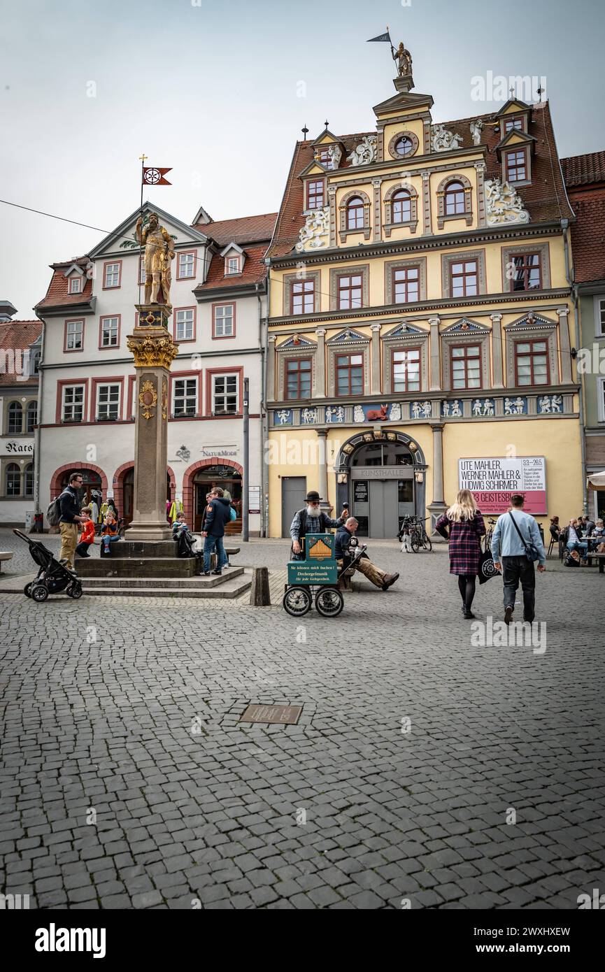 Erfurt, Landeshauptstadt Bundesland Thüringen: Kunsthalle Erfurt Ausstellung Ute und Werner Mahler und Ludwig Schirmer / Agentur Ostkreuz: An seltsamen Tagen über Flüsse in die Staädte und Dörfer bis ans Ende der Welt - 30.03.2024 Erfurt *** Erfurt, capitale dello Stato Federale della Turingia Kunsthalle Erfurt Exhibition Ute e Werner Mahler e Ludwig Schirmer Ostkreuz Agency in giorni strani attraverso i fiumi verso città e villaggi fino alla fine del mondo 30 03 2024 Erfurt Foto Stock