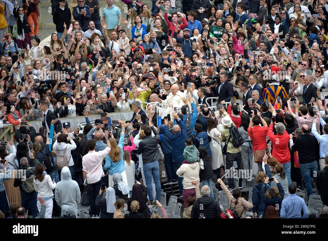 Città del Vaticano, città del Vaticano. 31 marzo 2024. Papa Francesco viene mostrato durante la celebrazione della messa di Pasqua a San Piazza Pietro al Vaticano. Domenica 31 marzo 2024. 3Fotografia di Stefano Spaziani/UPI crediti: UPI/Alamy Live News Foto Stock