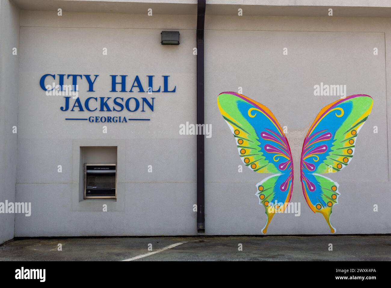 Jackson, GA / USA - 31 marzo 2024: Vista dell'esterno del municipio di Jackson, Georgia, nella contea di Butts. Foto Stock