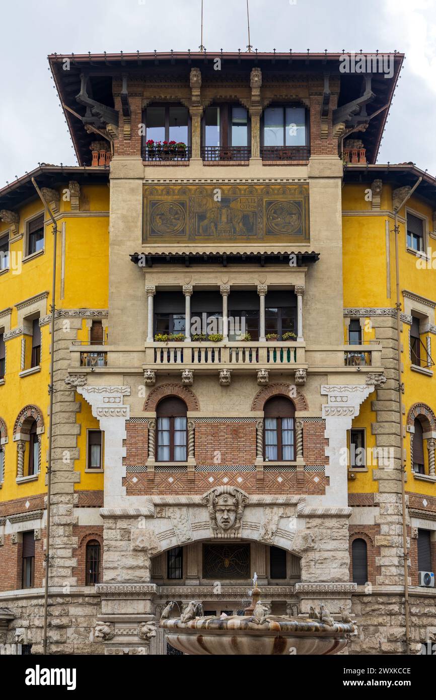 Quartiere Coppede in stile Liberty moderno a Roma, Italia Foto Stock