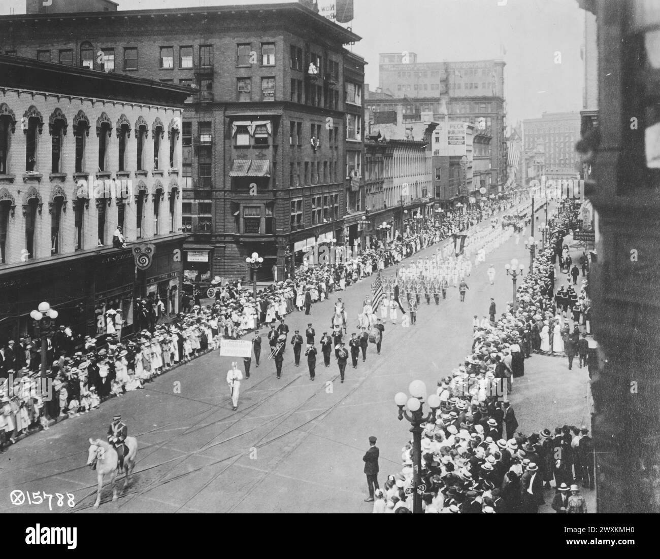 Independence Day Parade a Grand Rapids Michigan, la foto mostra la sezione lituniana della parata CA. 1918 Foto Stock