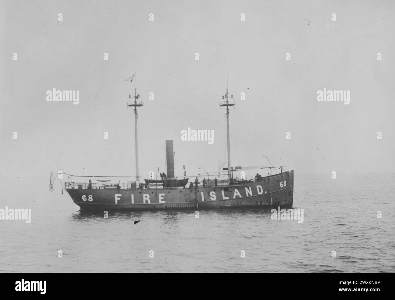 Titolo originale: Fire Island, nave leggera n. 69 situata nel quartiere del terzo faro a circa 14 km al largo della costa meridionale di Long Island, California. 1918 Foto Stock