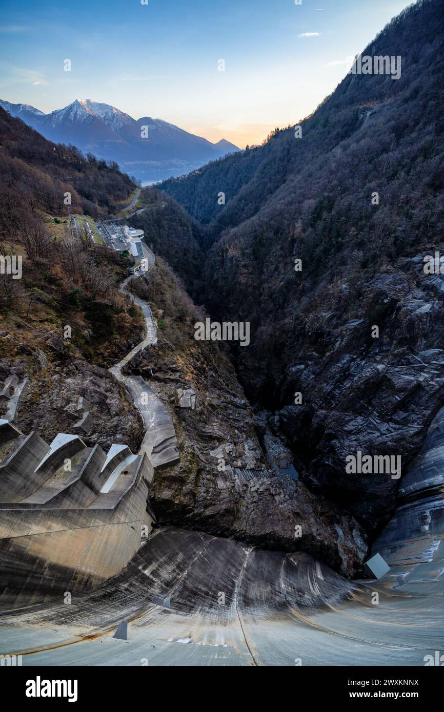 La diga di Verzaca vicino a Locarno, Svizzera Foto Stock