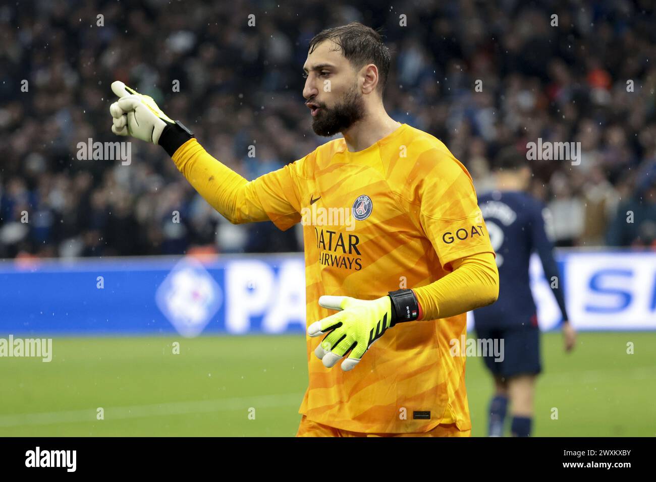 Il portiere del PSG Gianluigi Donnarumma durante la partita di campionato francese di Ligue 1 tra Olympique de Marseille (OM) e Paris Saint-Germain (PSG) il 31 marzo 2024 allo Stade Velodrome di Marsiglia, in Francia Foto Stock