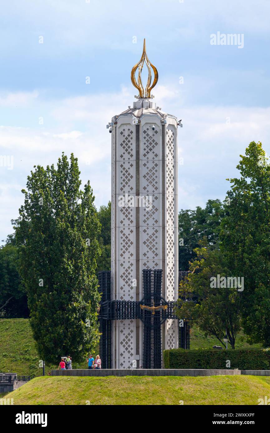 Kiev, Ucraina - 04 luglio 2018: La candela della memoria - monumento centrale, decorato con croci di vetro che simboleggiano le anime delle vittime della carestia Foto Stock