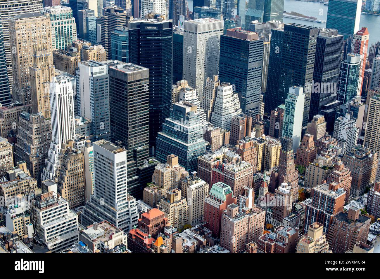 Vista aerea della città dall'alto edificio, New York City Foto Stock