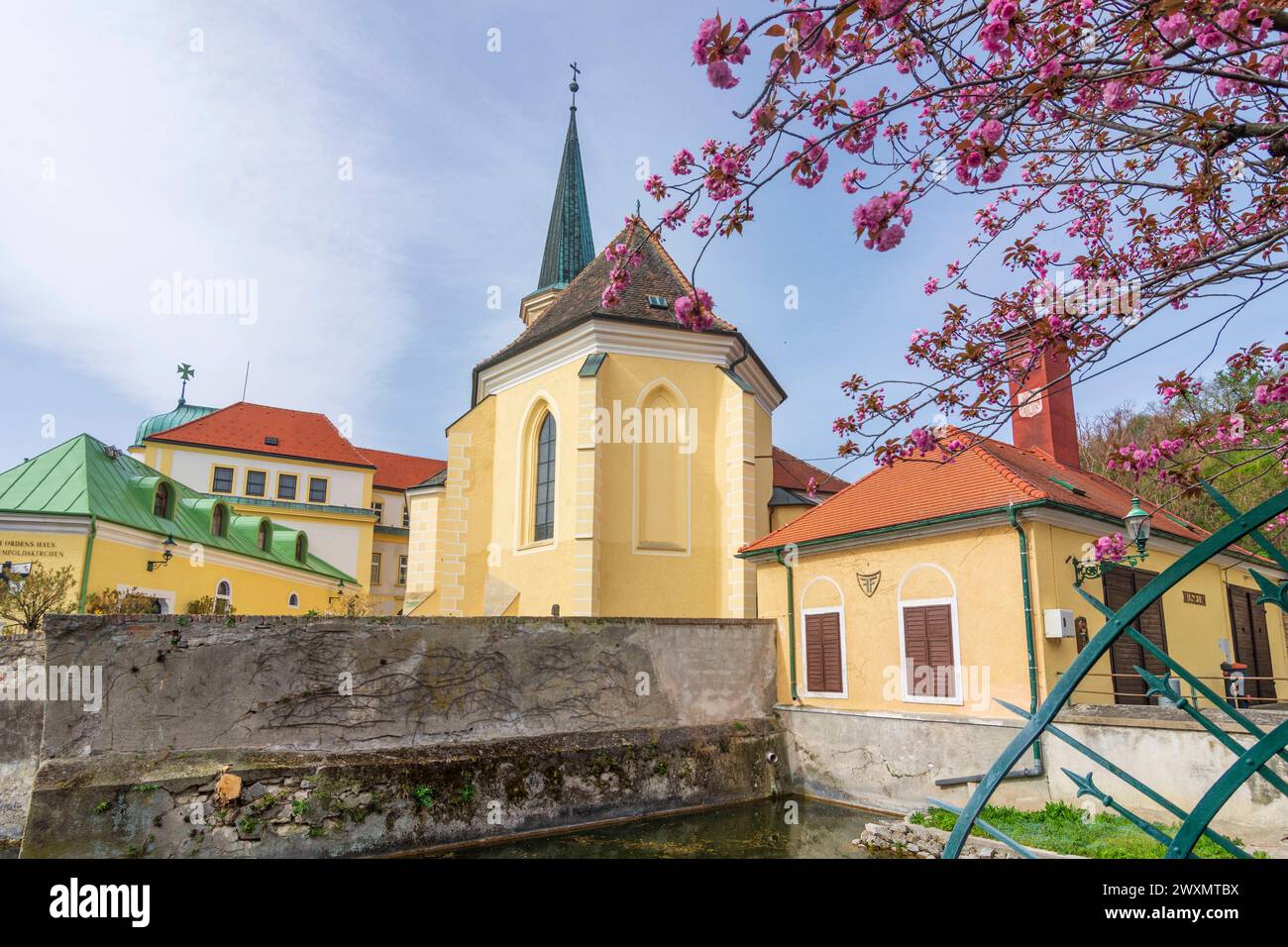 Castello di Gumpoldskirchen Castello di Gumpoldskirchen Wienerwald, Bosco di Vienna Niederösterreich, bassa Austria Austria Foto Stock