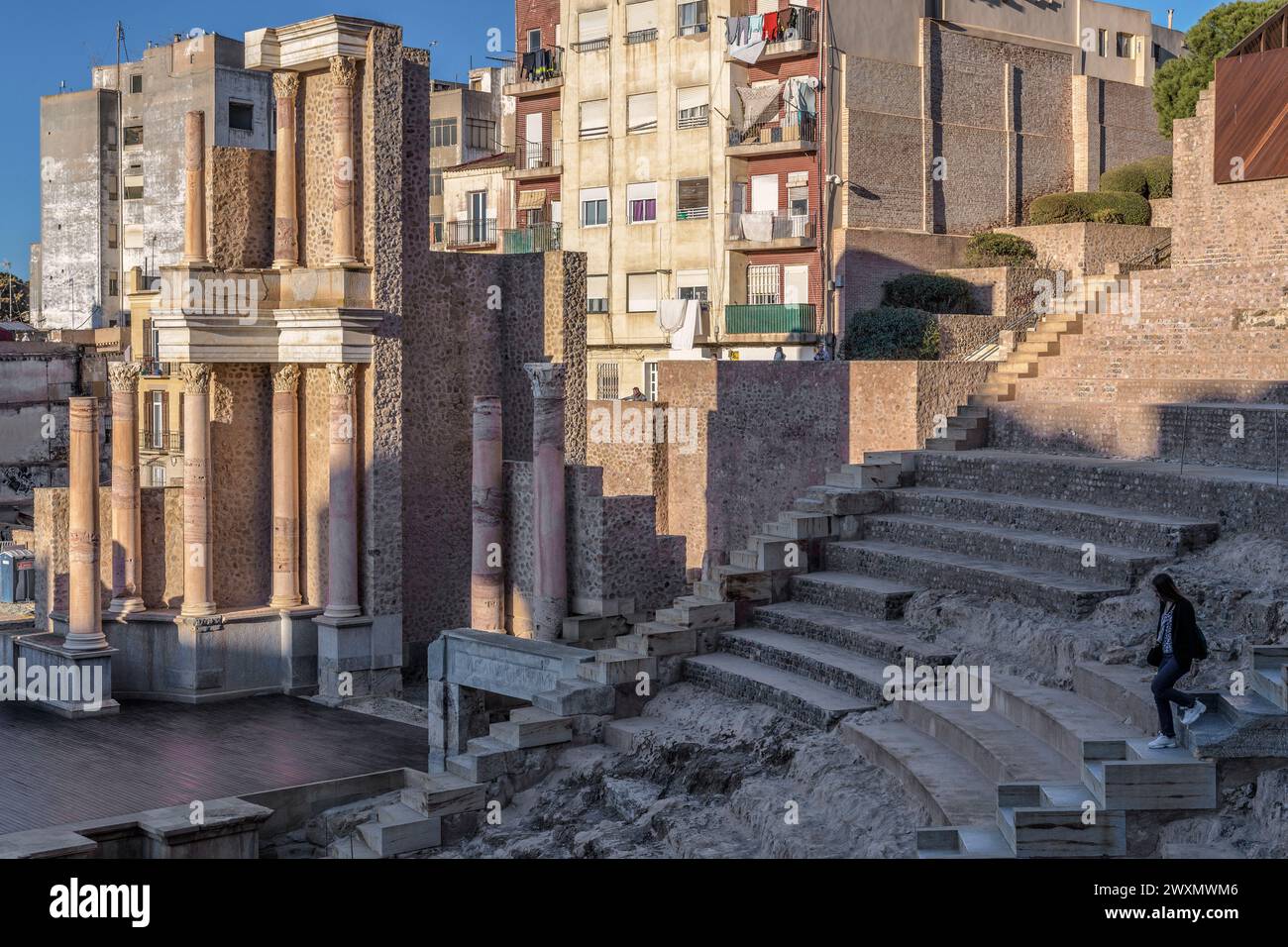 Rovine in restauro del teatro romano del i secolo a.C., scoperta archeologica nella città di Cartagena, regione di Murcia, Spagna. Foto Stock