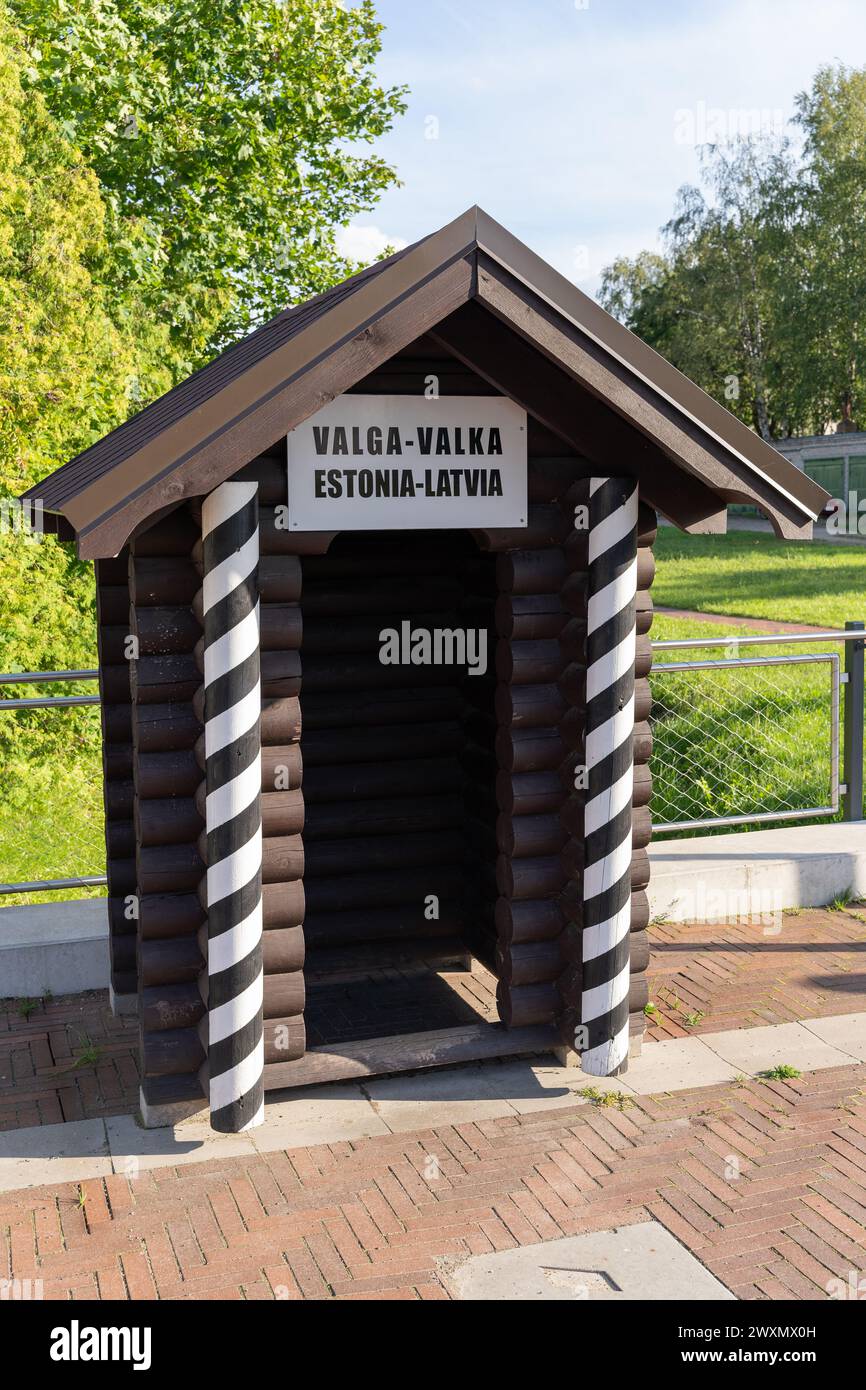Valga, Estonia - 07.24.2023: Stand checkpoint a Valka e Valga al confine lettone ed estone Foto Stock