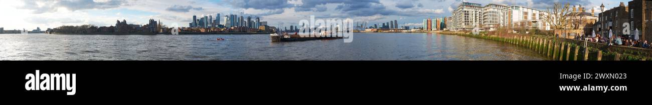 Vista panoramica sul Tamigi da Greenwich a Canary Wharf, Londra, Inghilterra Foto Stock