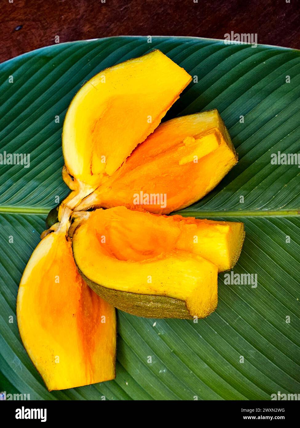 Mamey Sapote (Pouteria sapota) dalla foresta pluviale peruviana Foto Stock