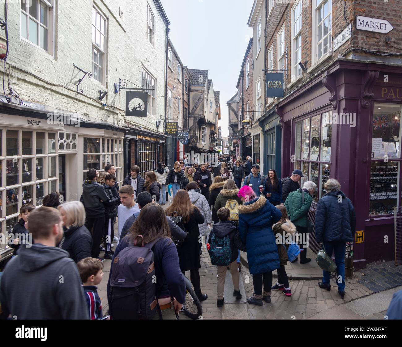 The Shambles, via dello shopping medievale, York, Inghilterra, Regno Unito Foto Stock