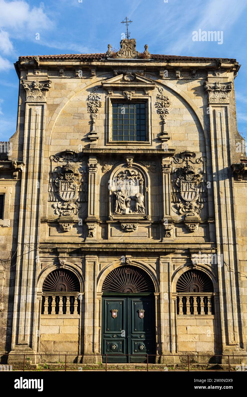 Il convento chiuso della Beata Vergine Maria della Misericordia con pareti lisce. Santiago de Compostela, Galizia, Spagna Foto Stock