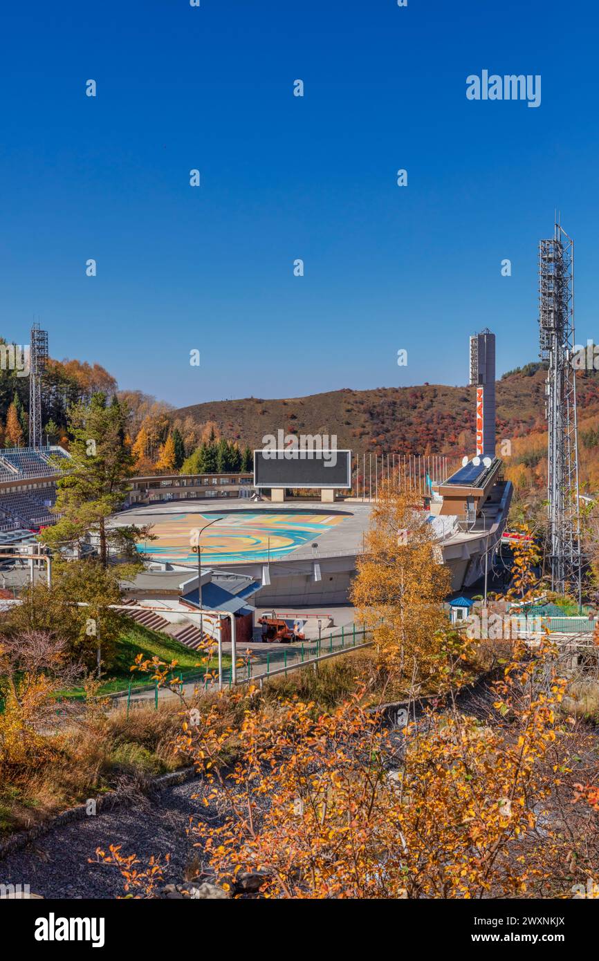 Medeu, pattinaggio di velocità all'aperto e bandy rinke, Almaty, Kazakistan Foto Stock