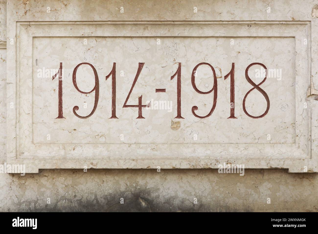 1914-1918 guerra mondiale un segno su una stele in Francia Foto Stock