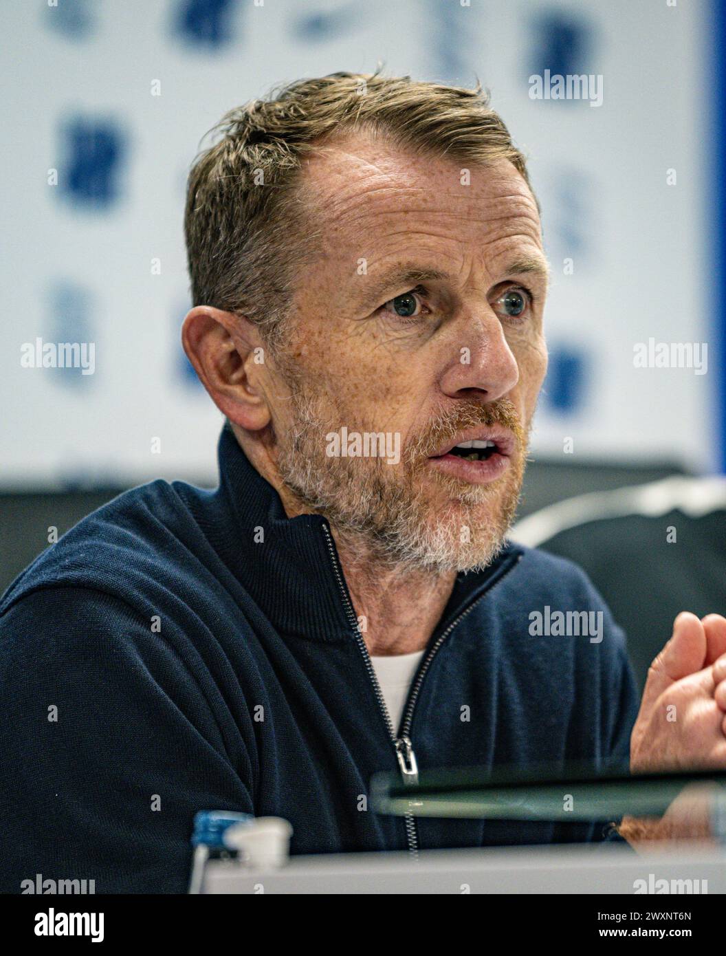 Birmingham, Regno Unito. 1 aprile 2024; St Andrews, Birmingham, West Midlands, Inghilterra; EFL Championship Football, Birmingham City contro Preston North End; Gary Rowett, manager ad interim di Birmingham City, parla con i media nella conferenza stampa post partita Credit: Action Plus Sports Images/Alamy Live News Foto Stock