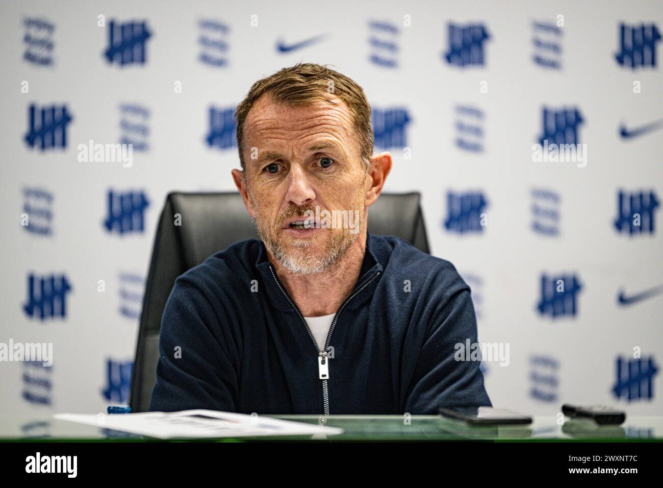 Birmingham, Regno Unito. 1 aprile 2024; St Andrews, Birmingham, West Midlands, Inghilterra; EFL Championship Football, Birmingham City contro Preston North End; Gary Rowett, manager ad interim di Birmingham City, parla con i media nella conferenza stampa post partita Credit: Action Plus Sports Images/Alamy Live News Foto Stock