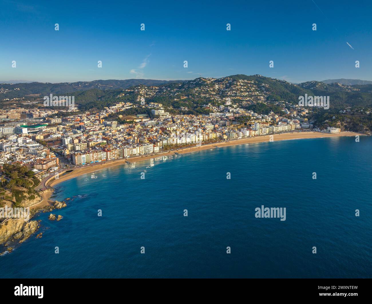 Veduta aerea di Lloret de Mar e delle sue spiagge sulla Costa Brava (Girona, Catalogna, Spagna) ESP: Vista aérea de Lloret de Mar y playas de Costa Brava Foto Stock