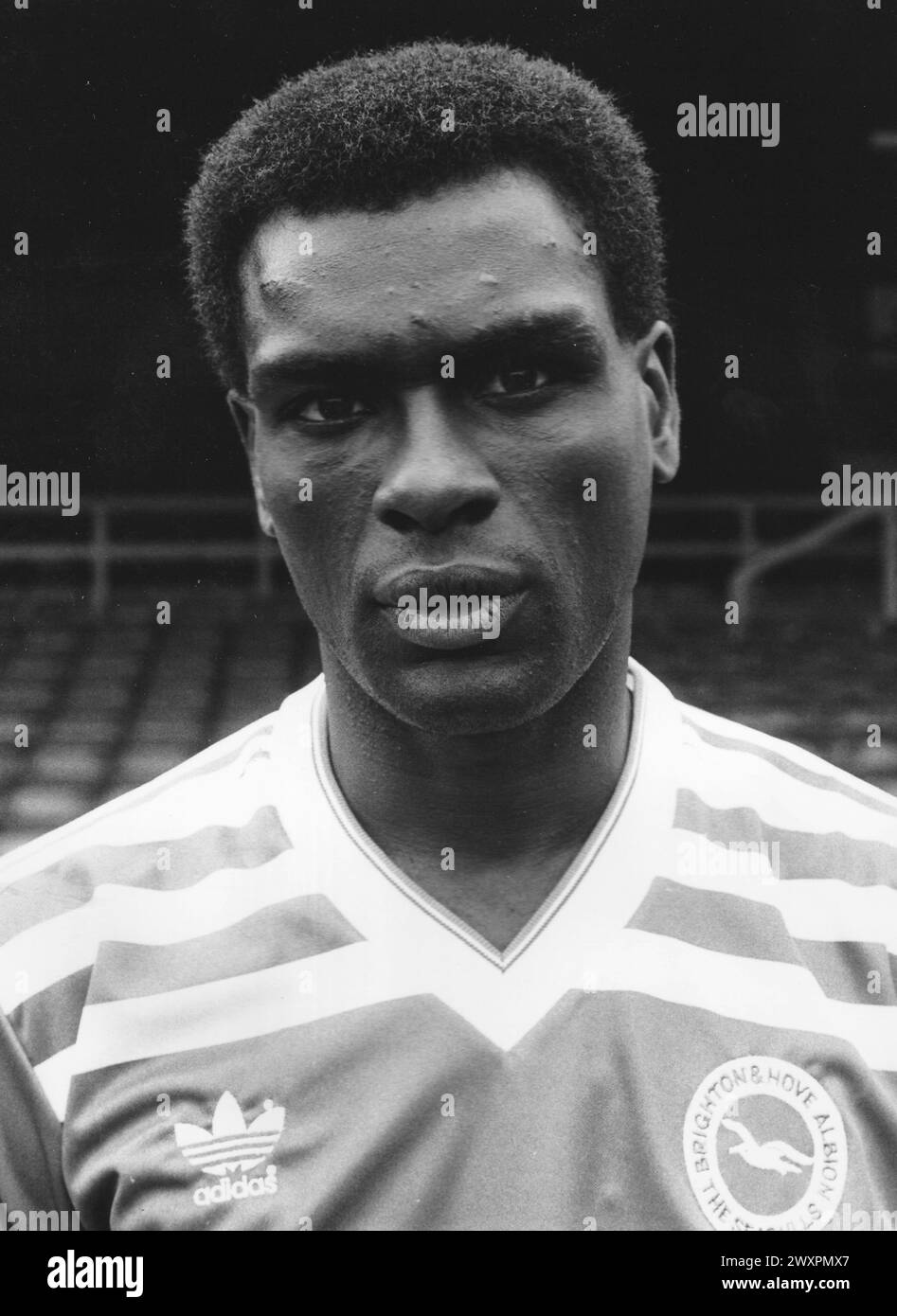 BRIGHTON E HOVE ALBION. ERIC YOUNG 1986 PIC MIKE WALKER 1986 Foto Stock