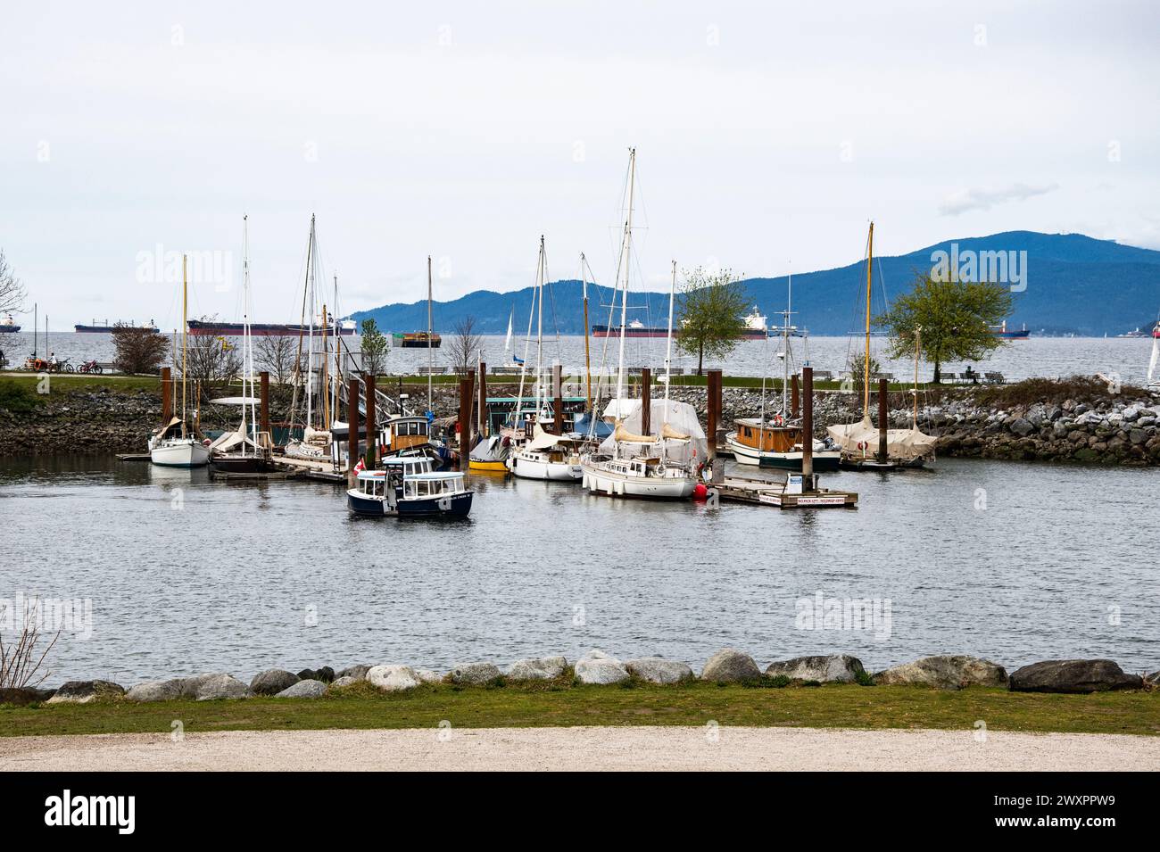 Barche attraccate a Hadden Park Beach a Vancouver, British Columbia, Canada Foto Stock