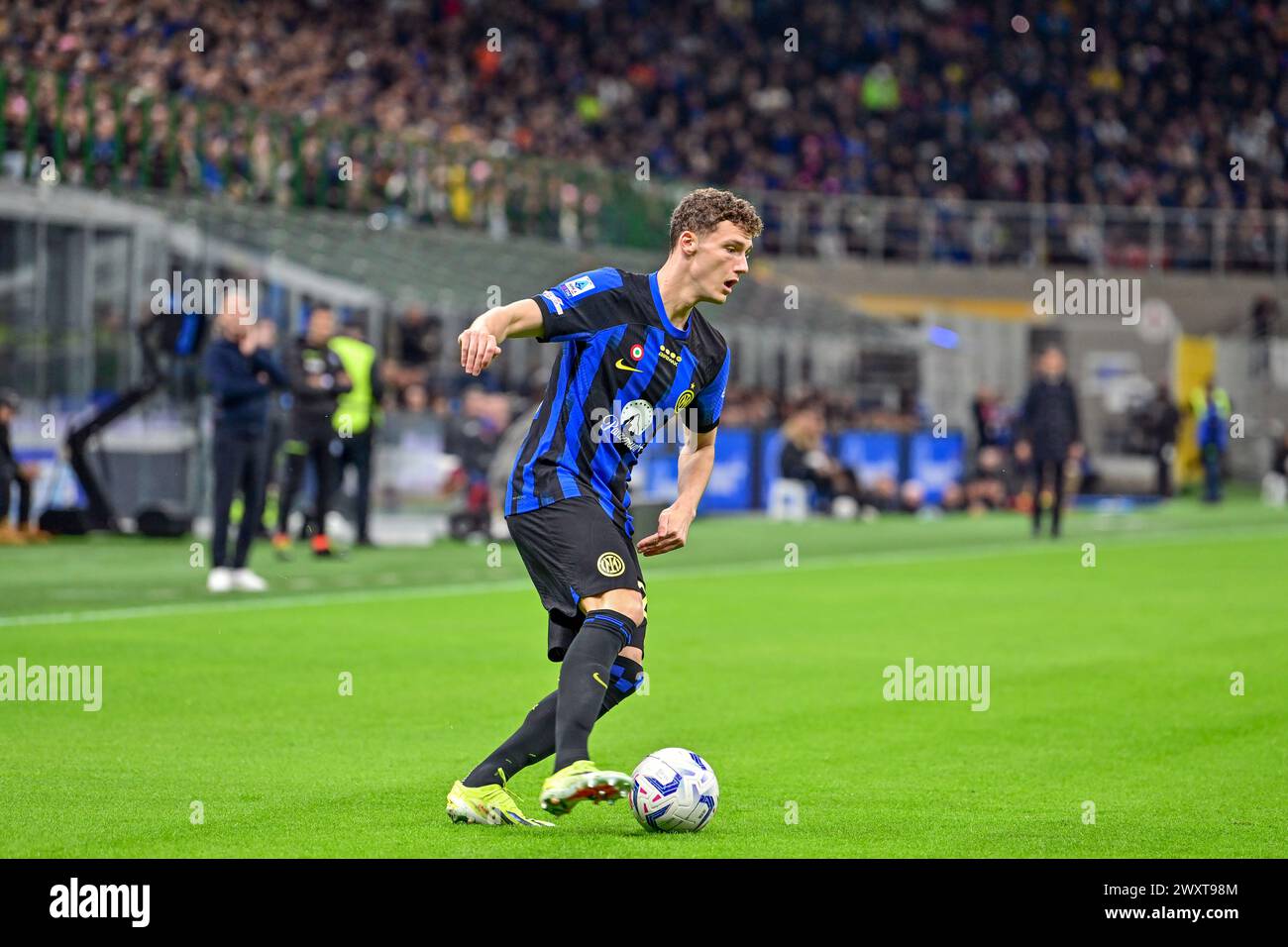 Milano, Italia. 1 aprile 2024. Benjamin Pavard (28) dell'Inter visto nella partita di serie A tra Inter e Empoli a Giuseppe Meazza a Milano. (Foto: Gonzales Photo - Tommaso Fimiano). Foto Stock