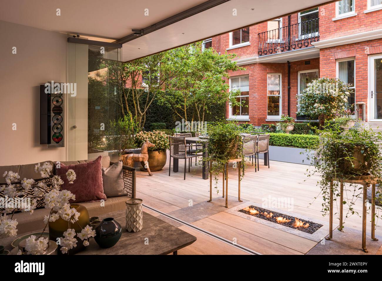 Accesso aperto alla terrazza della residenza cittadina di Chelsea, West London, Regno Unito Foto Stock