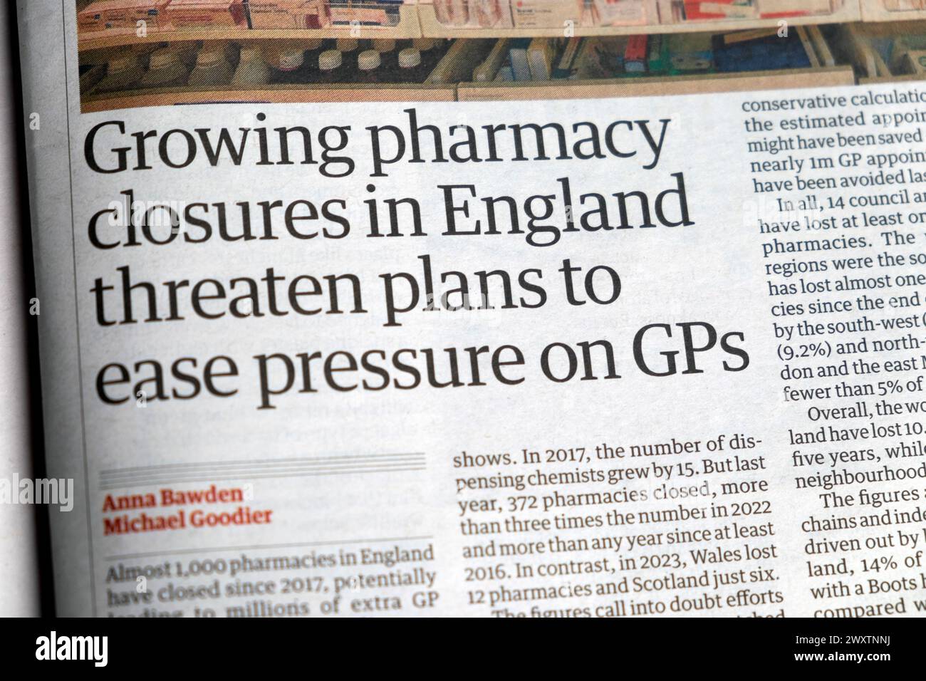 "Le crescenti chiusure di farmacie in Inghilterra minacciano di ridurre la pressione sul GPS" testata del quotidiano Guardian NHS Pharmacies 30 marzo 2024 Londra Regno Unito Foto Stock