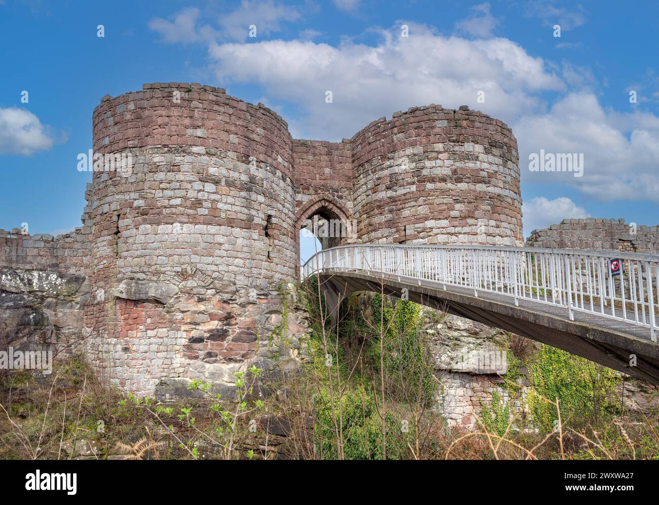 Castello di Beeston. La bailey interna di Beeston Castle, Beeston Crag, Beeston, Cheshire, Inghilterra, REGNO UNITO Foto Stock