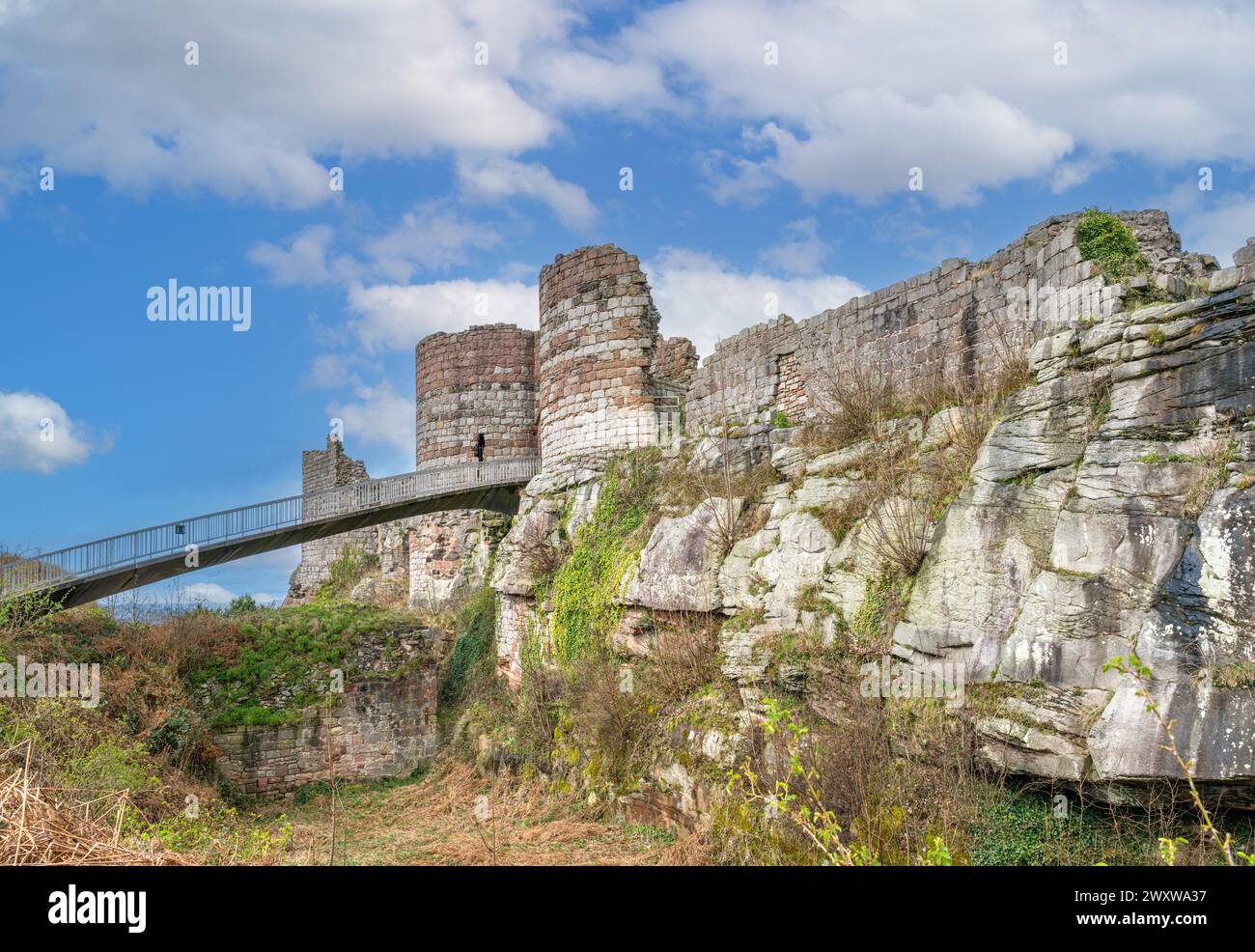 Castello di Beeston. La bailey interna di Beeston Castle, Beeston Crag, Beeston, Cheshire, Inghilterra, REGNO UNITO Foto Stock