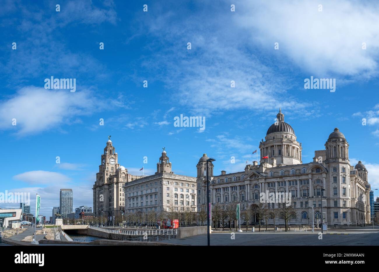 The Three Graces at Pier Head, Liverpool, Merseyside, Inghilterra, Regno Unito Foto Stock