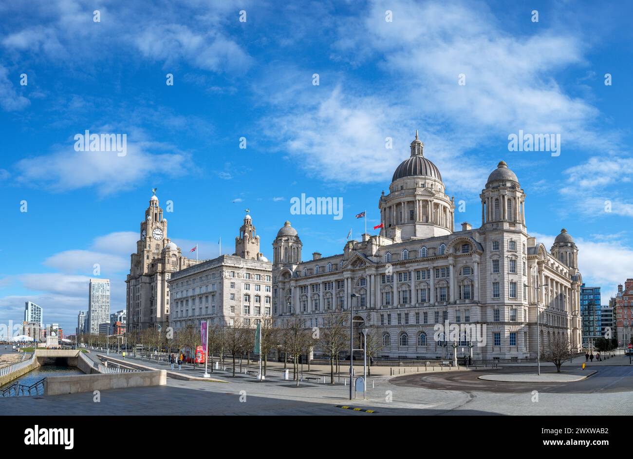 The Three Graces at Pier Head, Liverpool, Merseyside, Inghilterra, Regno Unito Foto Stock