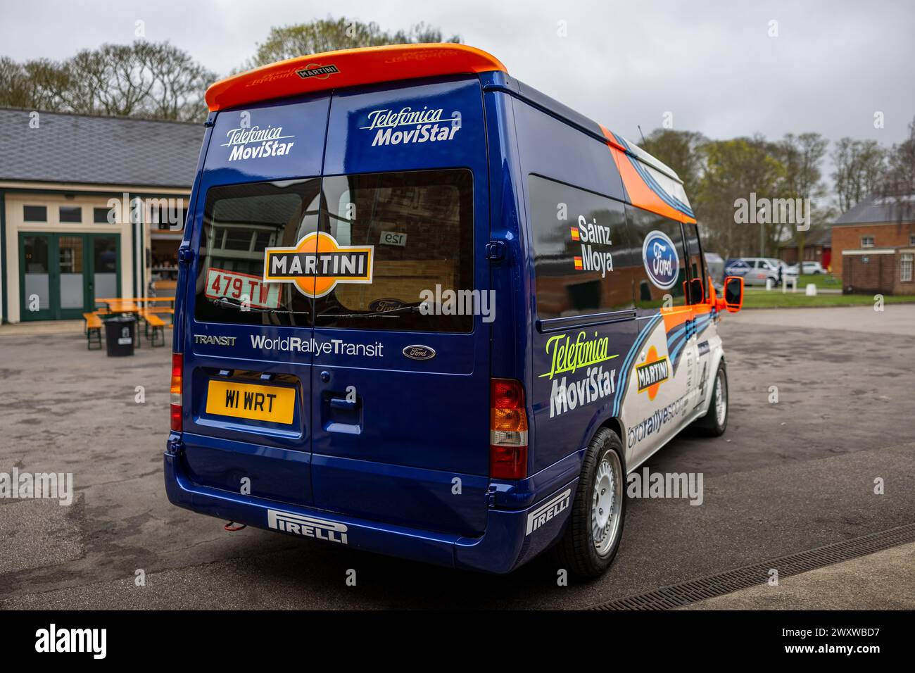 2001 WRC Ford Transit, in mostra all'assemblea Motorsport tenutasi presso il Bicester Heritage Centre il 31 marzo 2024. Foto Stock