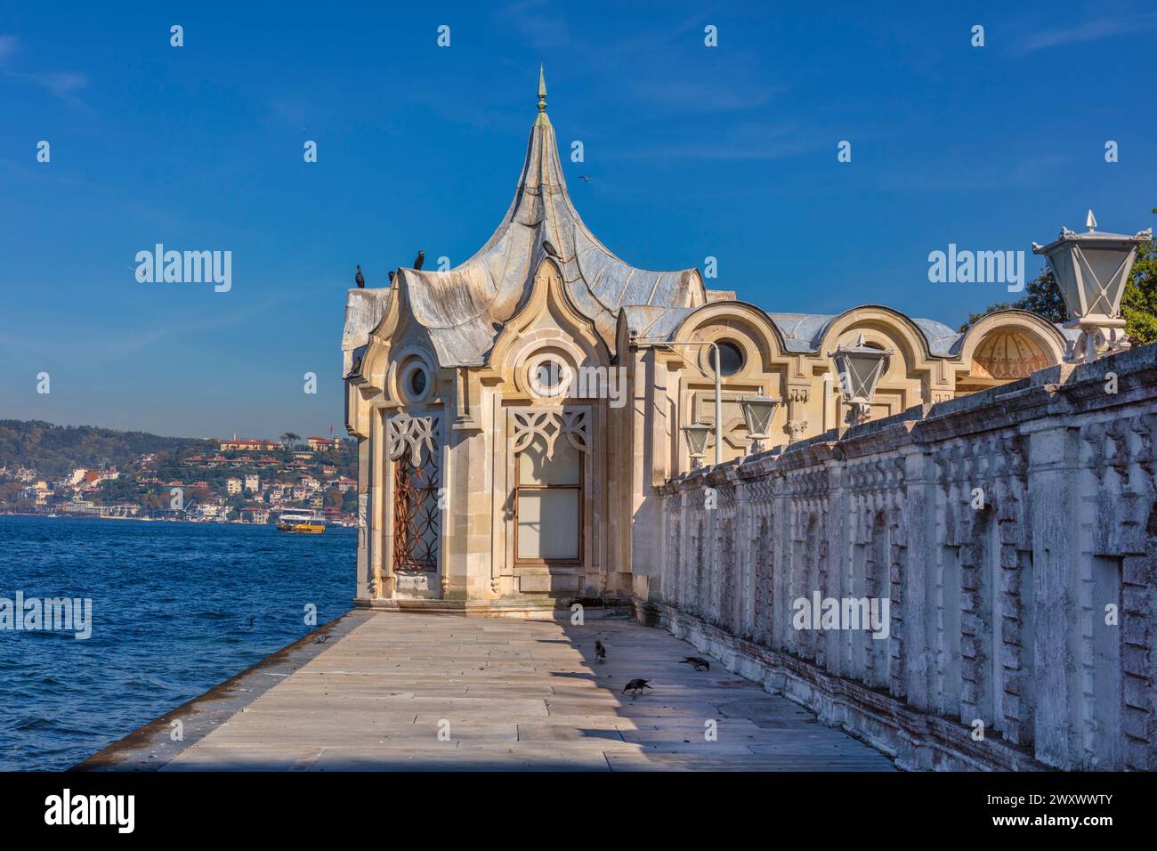 Chiosco marino, palazzo Beylerbeyi, Istanbul, Turchia Foto Stock