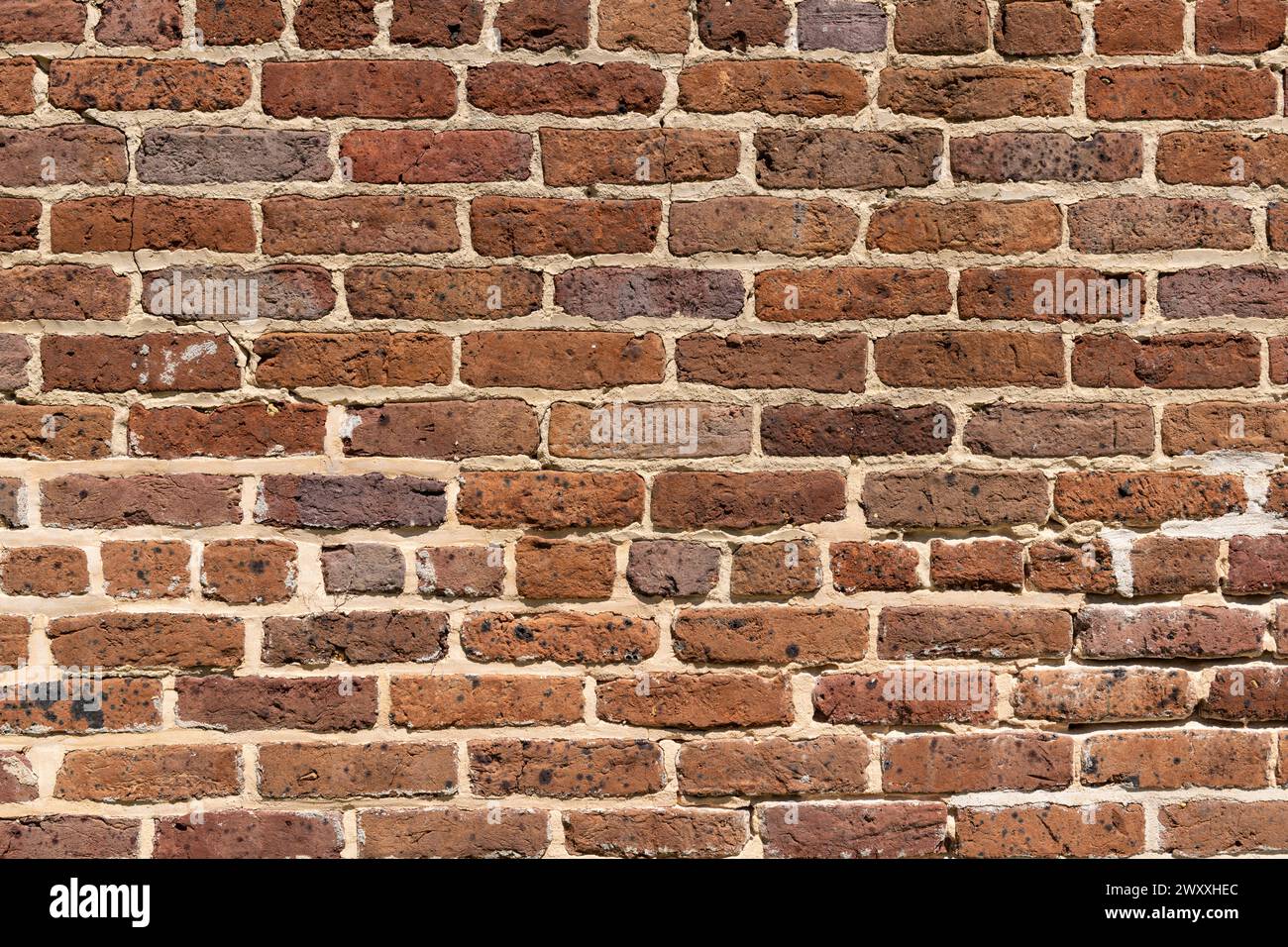 Frammento di muro di mattoni da Fort Sumpter a Charleston, South Carolina. Le impronte digitali delle persone schiavizzate possono essere osservate in alcuni mattoni. Foto Stock
