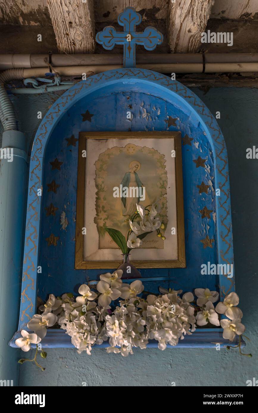 Venerazione della Vergine Maria in una casa, Burano, Venezia, Veneto, Italia Foto Stock