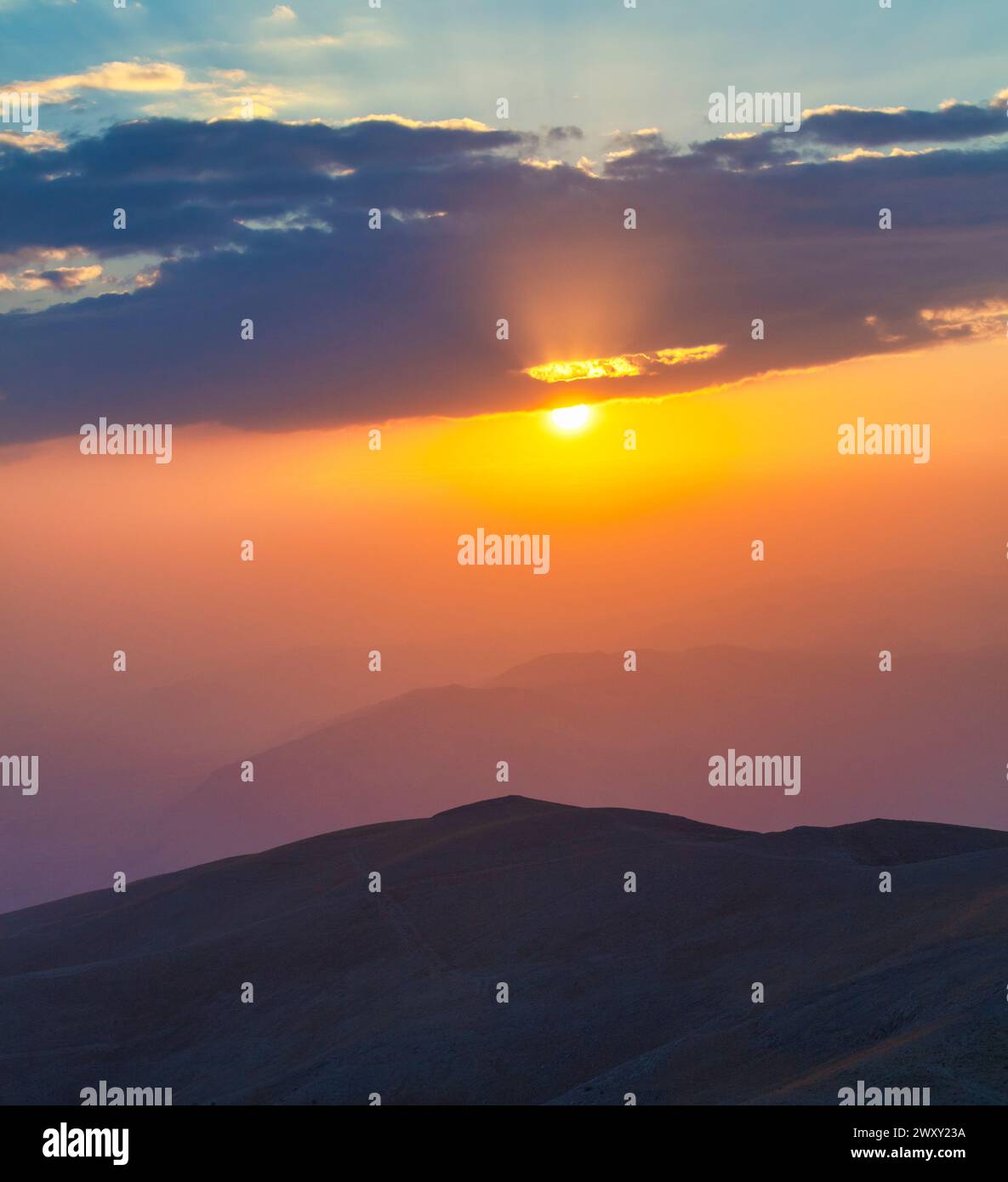 Tramonto sul monte Nemrut, Nemrud, provincia di Adiyaman, Turchia Foto Stock