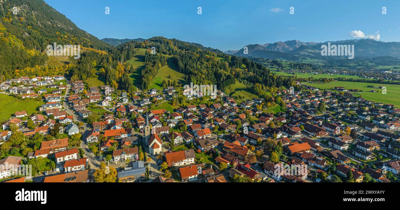Vista di Burgberg al Grünten vicino a Sonthofen nel Oberallgäu dall'alto Foto Stock