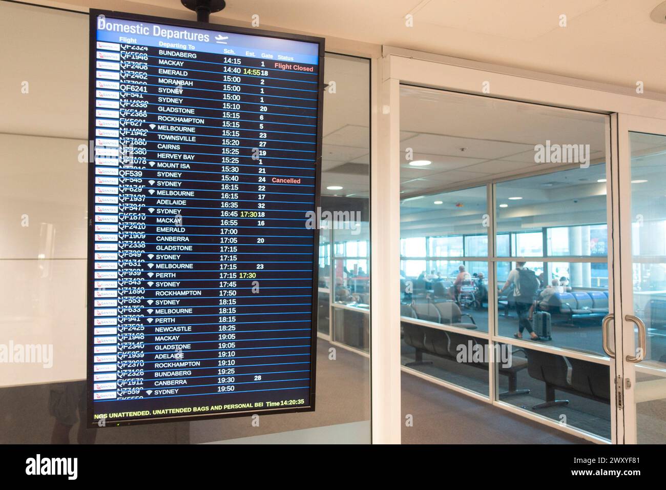 Bordo di partenza dei voli e sala partenze all'aeroporto di Hervey Bay, Queensland, Australia Foto Stock