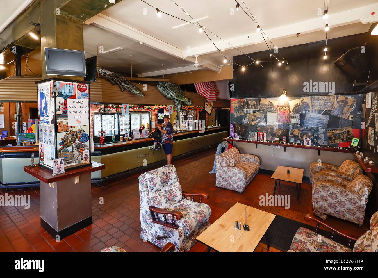 Interno del Cozii Cafe nel vecchio edificio del Criterion Hotel a Maryborough, Queensland, Australia Foto Stock