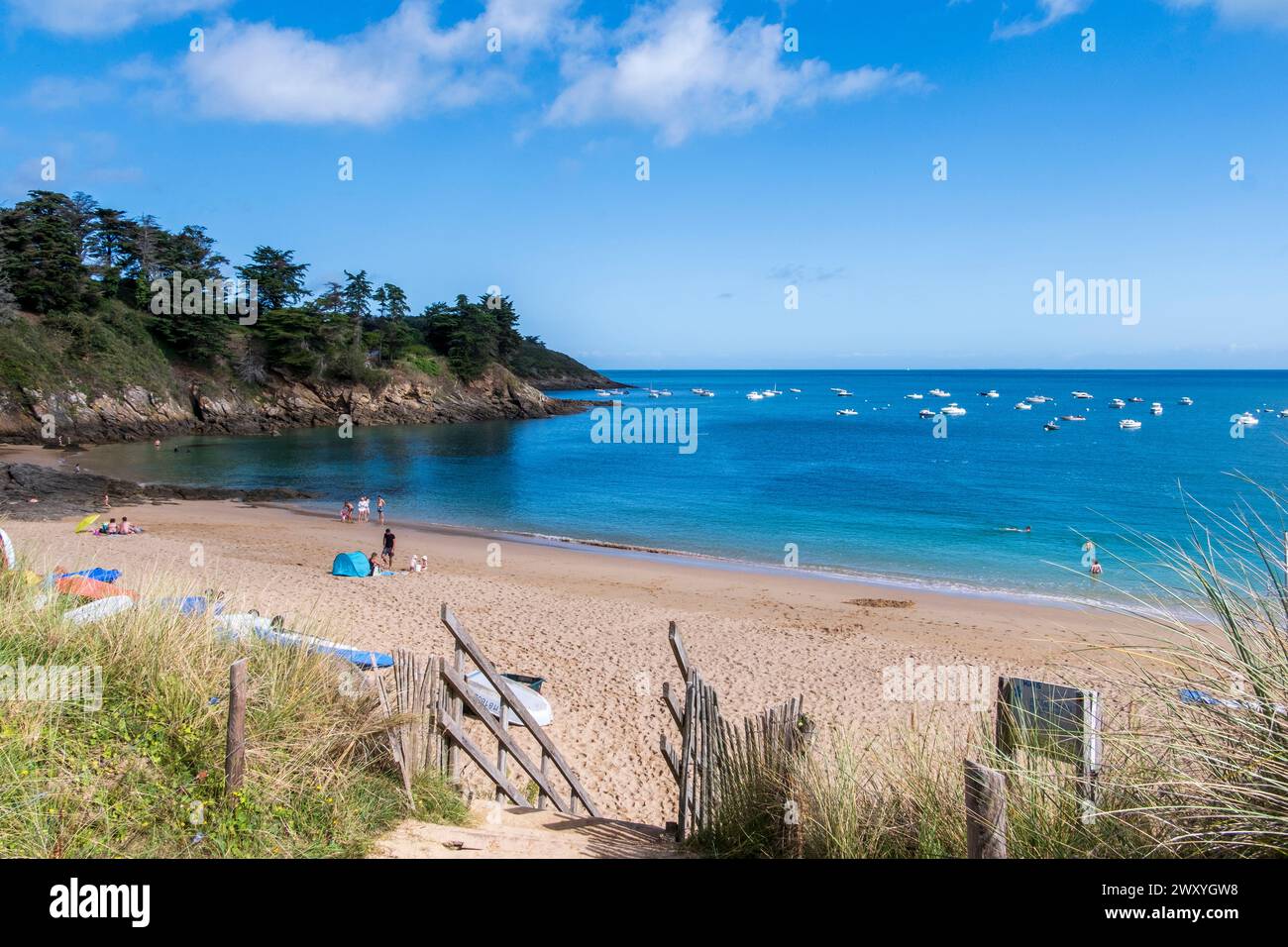 Saint-Coulomb (Bretagna, Francia nord-occidentale): spiaggia "plage du port" nella baia di la Touesse Foto Stock